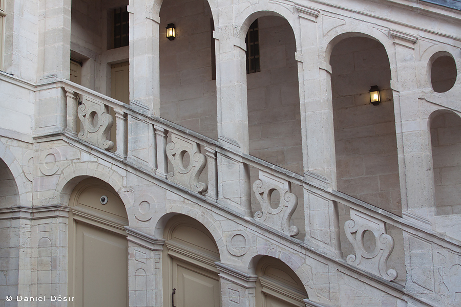 Back to the gallery 21